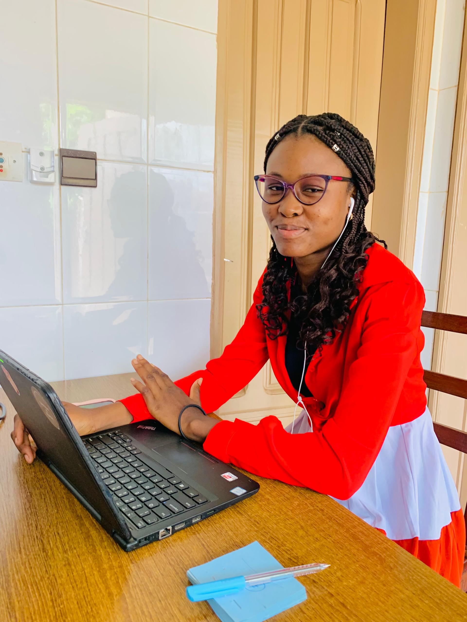 Freelance asdecode Geneviève Espérance HOUESSOU